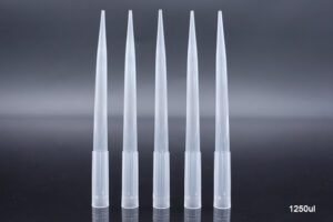 NEST® 1250 µL Universal Pipette Tips, Clear (Bulk & Racked)